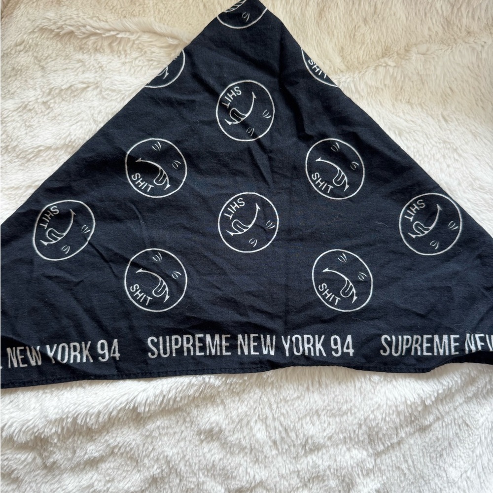 Supreme scarf  with Iconic Graphics